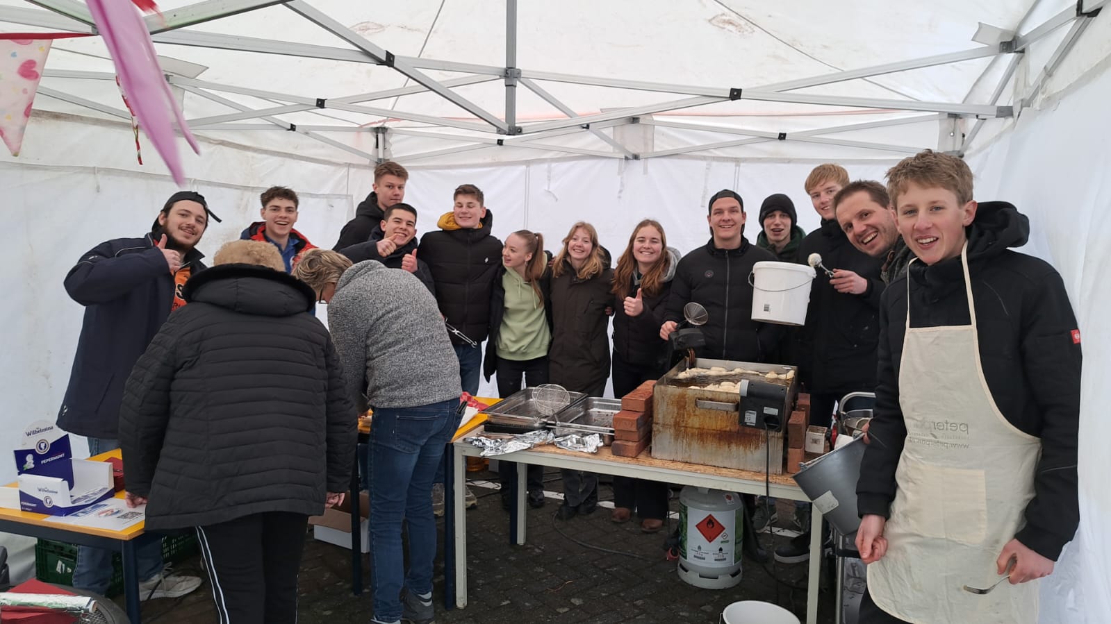 Oliebollen verkopen op Zaterdag 24 Februari
